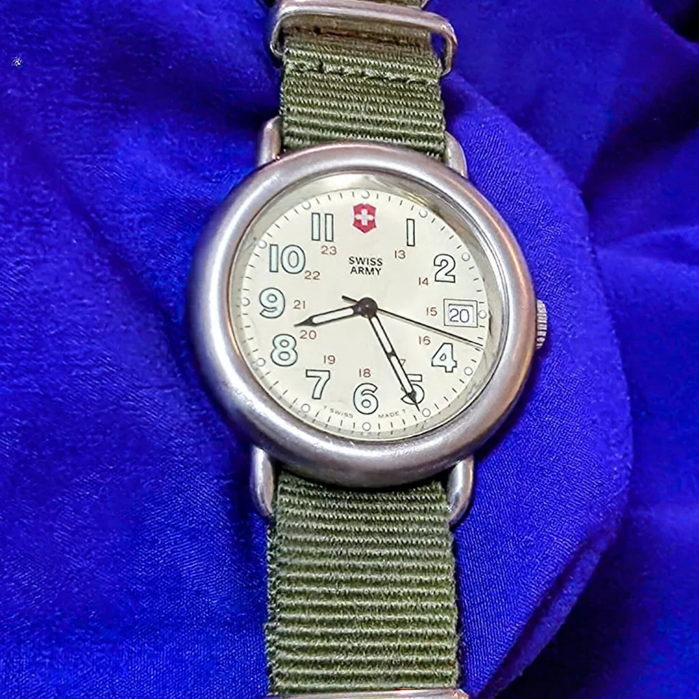 Swiss Army Vintage 38mm Classic Cavalry Swiss Made Men's Watch - Picture 2 of 6